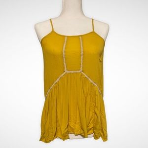 Women’s Dusty Yellow Sleeveless Blouse Size Large